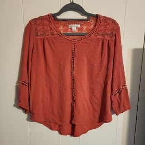 Coral Mid-Sleeve Cutout shirt